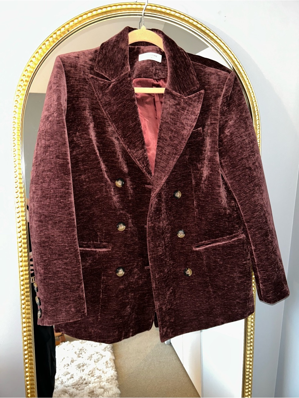 Commense Velvet Double-Breasted Blazer in Wine